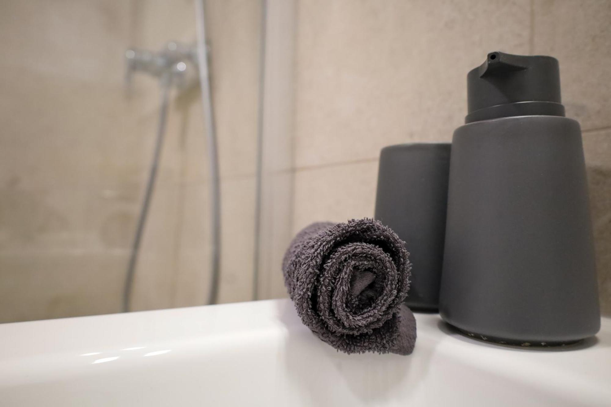 Le Westy 1 Apartment Hieres-Sur-Amby Ngoại thất bức ảnh