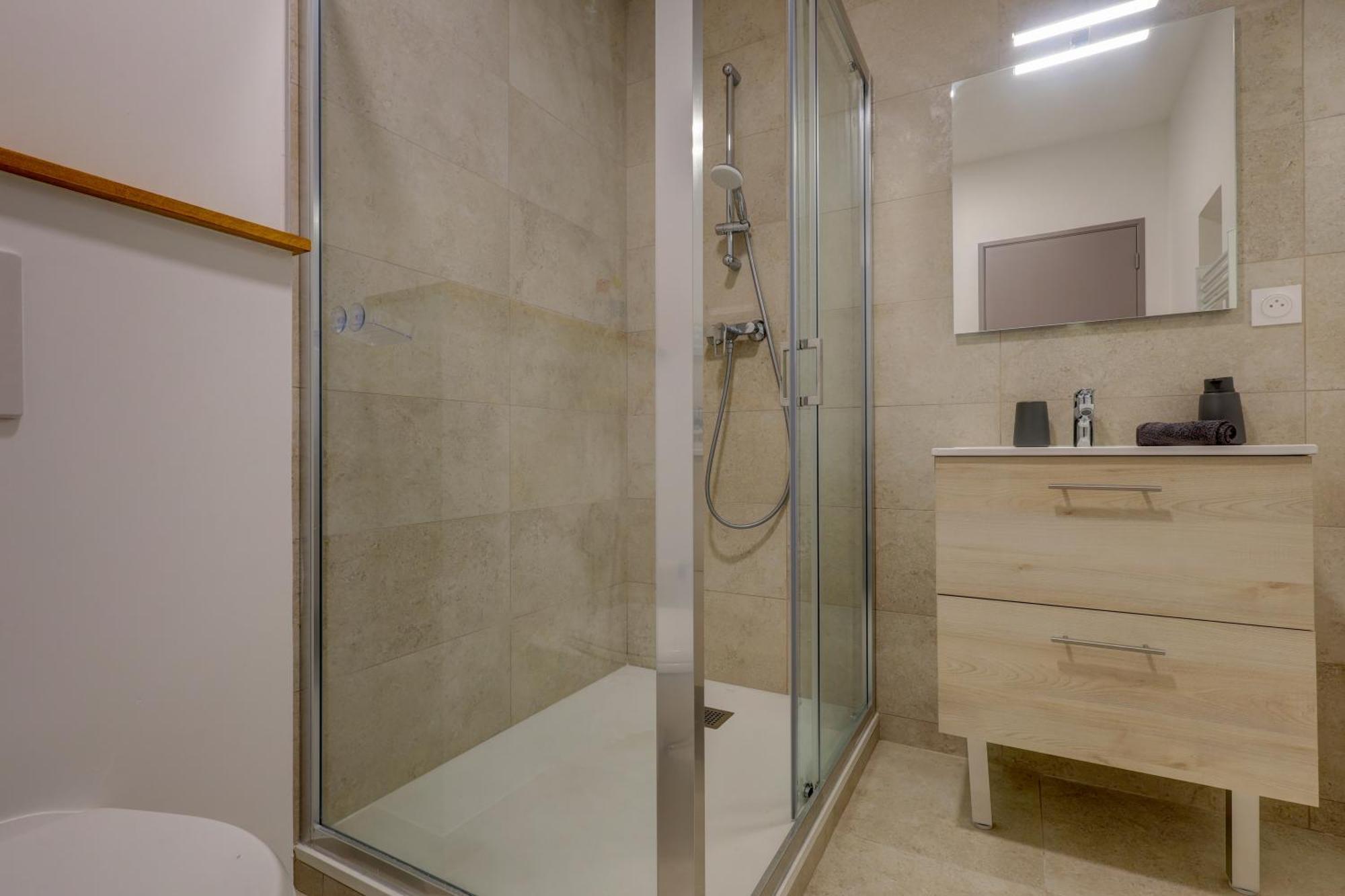 Le Westy 1 Apartment Hieres-Sur-Amby Ngoại thất bức ảnh